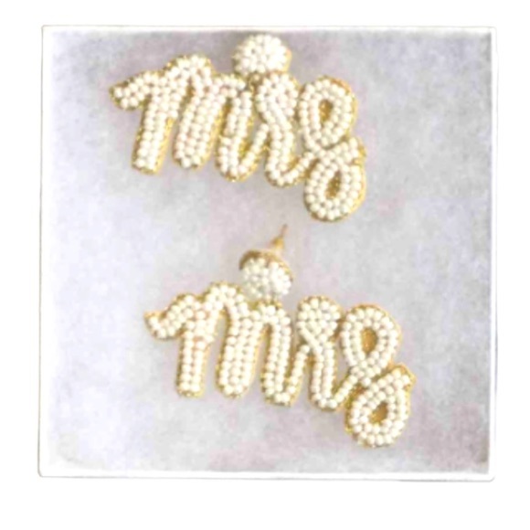 Pearl Bride Earrings Wedding New Bride Mrs earrings NWT - Picture 1 of 6